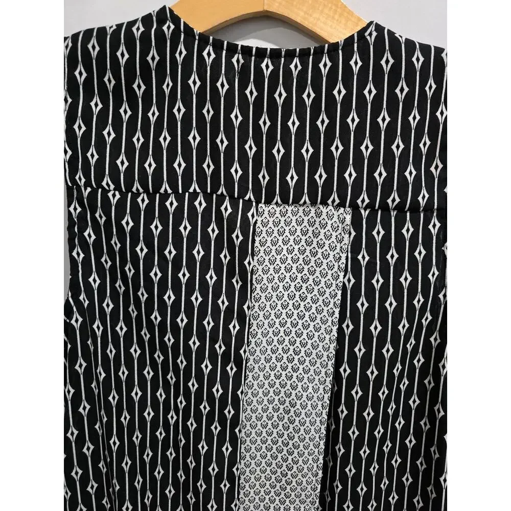 Chelsea & Theodore Women’s Black & White Geometric Open Front Long Vest – Size L
